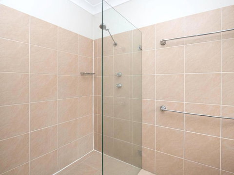 Relaxing Waterfront Property In Quiet Location - Accommodation Port Hedland 4