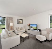 Flagship Villa 111 Horizons Golf Club - Accommodation Port Hedland
