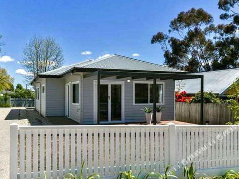 Beechworth 4a Albert Road - Accommodation Port Hedland 1