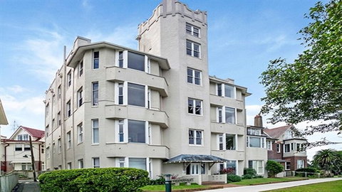 Modern Apartment With Sydneys Finest Views CP308 - Accommodation Port Hedland 0