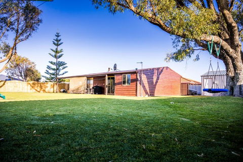 The Bothy Lancelin Family Retreat - Accommodation Port Hedland 4