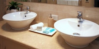 Casavino Luxury Villas - Accommodation Port Hedland 0