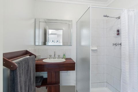 Shambhala Guesthouse - Accommodation Port Hedland 2
