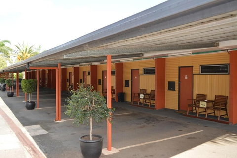 Motel Oasis - Accommodation Port Hedland 0