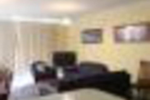 Twin Seasons 5 Deluxe Holiday Apartment - Accommodation Port Hedland 5