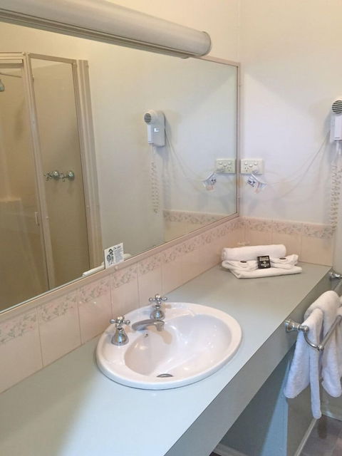 Deniliquin Country Club Motor Inn - Accommodation Port Hedland 4