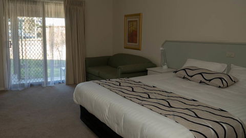 Deniliquin Country Club Motor Inn - Accommodation Port Hedland 3