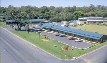 Deniliquin Country Club Motor Inn - Accommodation Port Hedland 2