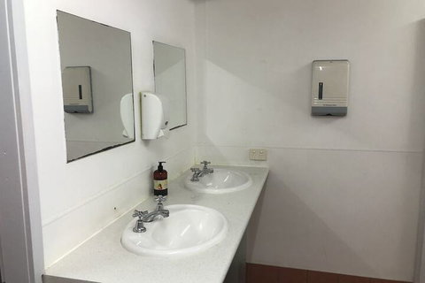 Reef Backpackers - Accommodation Port Hedland 6