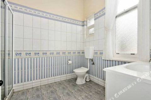 Rose Garden Spacious Family Home Near CBD - Accommodation Port Hedland 0