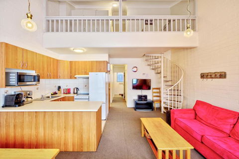 Snow Ski Apartments 16 - Accommodation Port Hedland 4