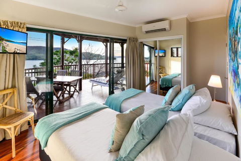 NEWLY BEAUTFULLY RENOVATED 16 The Casuarina 3 Bedroom House With 180 Degree Ocean Views - Accommodation Port Hedland 3