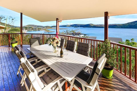 NEWLY BEAUTFULLY RENOVATED 16 The Casuarina 3 Bedroom House With 180 Degree Ocean Views - Accommodation Port Hedland 2