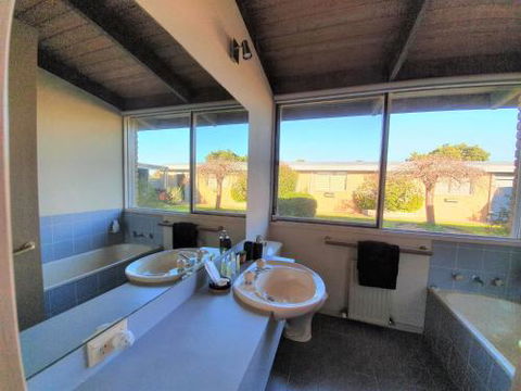 GRACEDALE HILLS HOMESTEAD - Accommodation Port Hedland 3