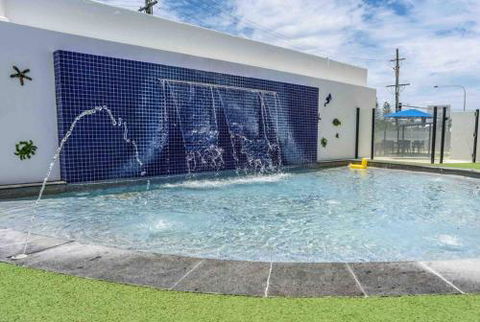 Pool Tennis Alexandra Headlands Oceanfront Resort - Accommodation Port Hedland 0