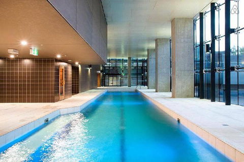 A Stylish 2BR CBD Apt With Beautiful City Views - Accommodation Port Hedland 6