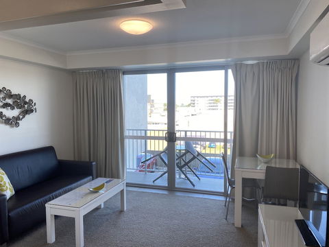 Airtrip Apartments On River Street - Accommodation Port Hedland 4