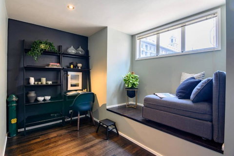 LUCY Stylish City Vibe & Views - Accommodation Port Hedland 2