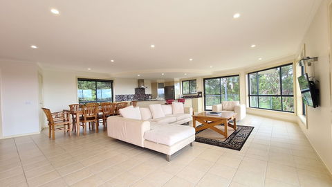 A Vista Townhouse 1 - Accommodation Port Hedland 6