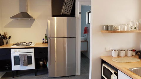 Red Ochre â€“ Large 1BR With Private Courtyard - Accommodation Port Hedland 4