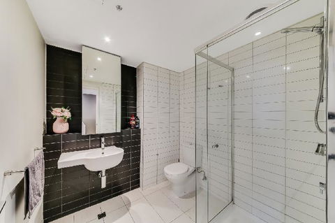 A Modern 2BR CBD Apt City Views FREE Parking - Accommodation Port Hedland 1