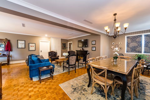 Hedge House- Luxury Space Style Location - Accommodation Port Hedland 3