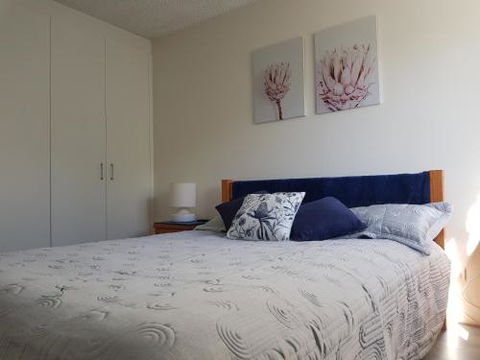 Kings Beach Ocean Front Views Private Balcony Overlooking Kings Beach - Accommodation Port Hedland 6