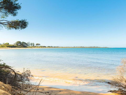A La Plage - Accommodation Port Hedland 3