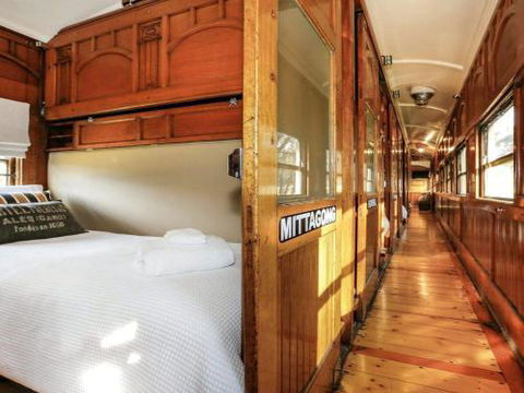 THE ANGAS CARRIAGE Alpine Southern Highlands 4pm Check Out On Sundays - Accommodation Port Hedland 2