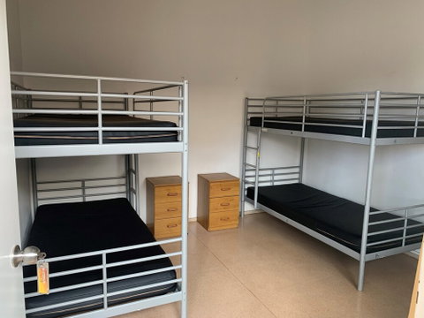 Roey Backpackers & Party Bar - Accommodation Port Hedland 5