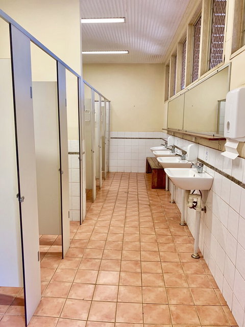 Roey Backpackers & Party Bar - Accommodation Port Hedland 4