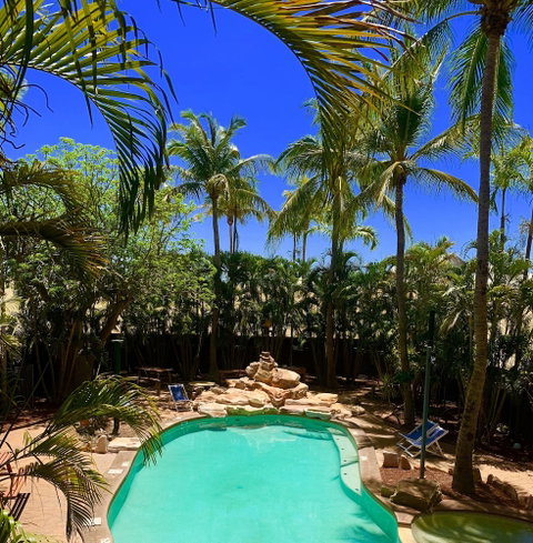 Roey Backpackers & Party Bar - Accommodation Port Hedland 0
