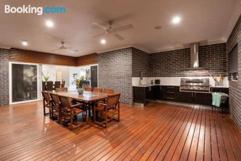 Wentworth Estate 5 Bedroom Luxury Home Sleeps 12 - Accommodation Port Hedland 5