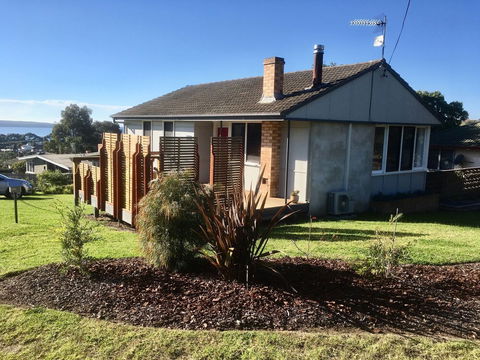 Hamlet House - Accommodation Port Hedland 0