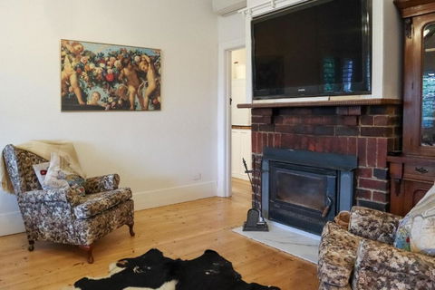 Vintage Charm On St. Leonards - Accommodation Port Hedland 6