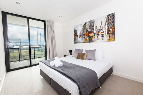 Trendy Self Contained City Apartment - Accommodation Port Hedland 6