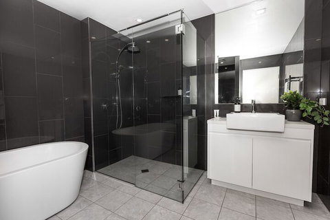 Trendy Self Contained City Apartment - Accommodation Port Hedland 5