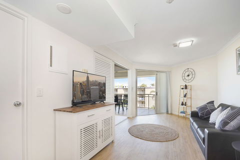 Alex Beach Resort 412 - Accommodation Port Hedland 1