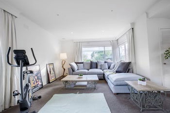 Lots Love Life Garden View Amazing Five Bedrooms - Accommodation Port Hedland 0