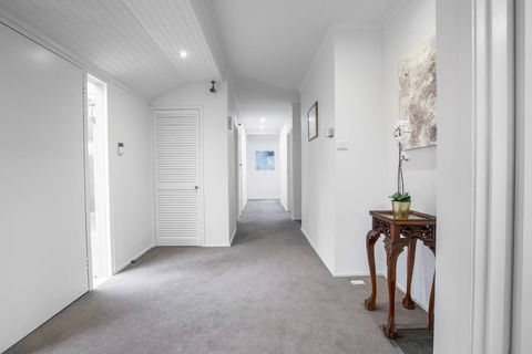 Lots Love Life Garden View Amazing Five Bedrooms - Accommodation Port Hedland 2