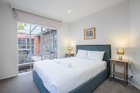 Lots Love Life Garden View Amazing Five Bedrooms - Accommodation Port Hedland 1