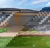Resortstyle 4BR House With Parkingwerribee - Accommodation Port Hedland