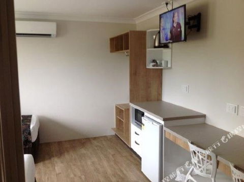 BEST WESTERN CASTLE LODGE MOTEL - Accommodation Port Hedland 0