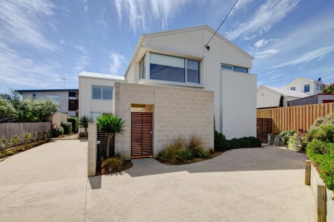 Villa Moyne - Accommodation Port Hedland 0