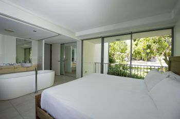 Blue On Blue Apartment 811 - Accommodation Port Hedland 0