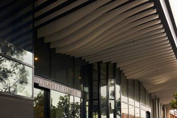 Panoramic Melbourne Views From Stylish Apartment - Accommodation Port Hedland 3