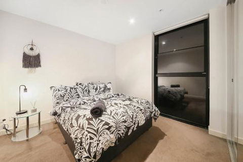 A Cozy 2BR CBD Apartment Near Bourke St. Mall - Accommodation Port Hedland 3