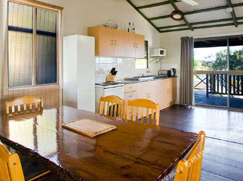 1770 Beach Accommodation Elliot Lodge - Accommodation Port Hedland 3