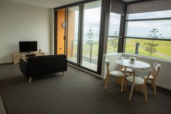 Watt Street 1 BR Apartment W Ocean Views - Accommodation Port Hedland 0