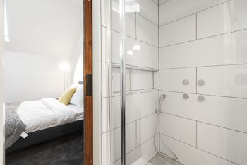 Architects Urban Retreat In Malvern - Accommodation Port Hedland 3